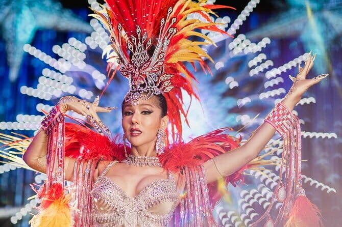 Pattaya Alcazar Cabaret Show VIP Experience with Private Transfer - Who Is This Tour Best Suited For?