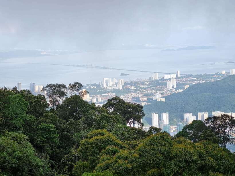 Penang: Kek Lok Si Temple and Penang Hill Guided Tour - Detailed Breakdown of the Itinerary