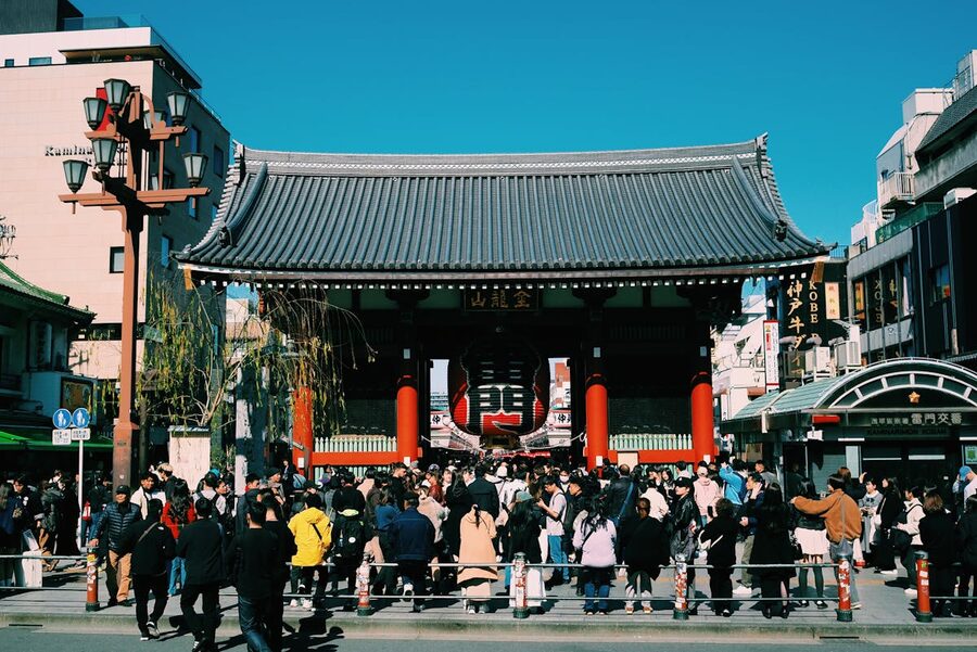 Large crowd at the iconic Senso-ji Temple Kaminarimon gate in Asakusa Tokyo