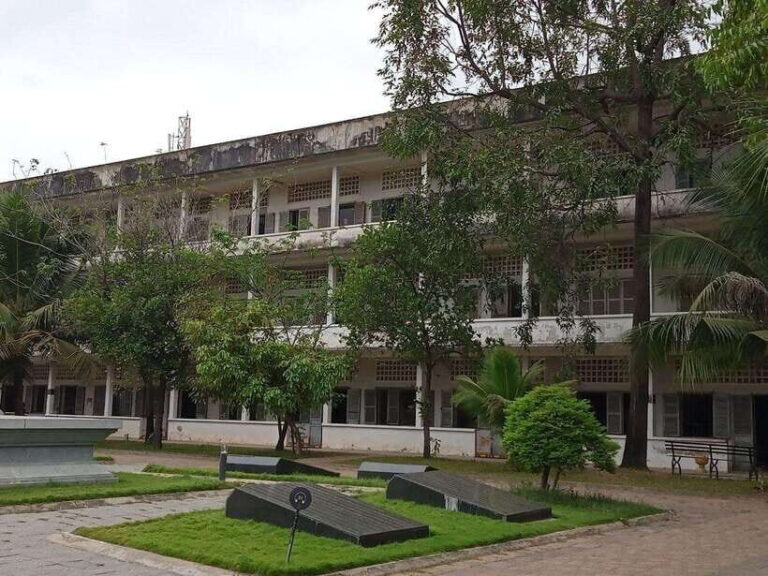 Phnom Penh: Full-Day City Tour with Royal Palace & Killing - Discovering Phnom Penh’s Highlights