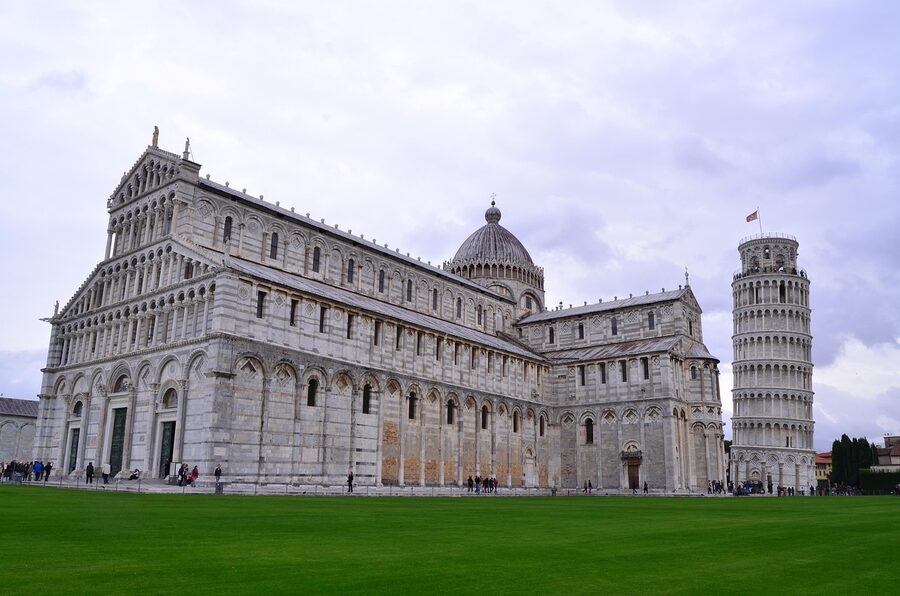 Pisa Leaning Tower tourist scene Italy