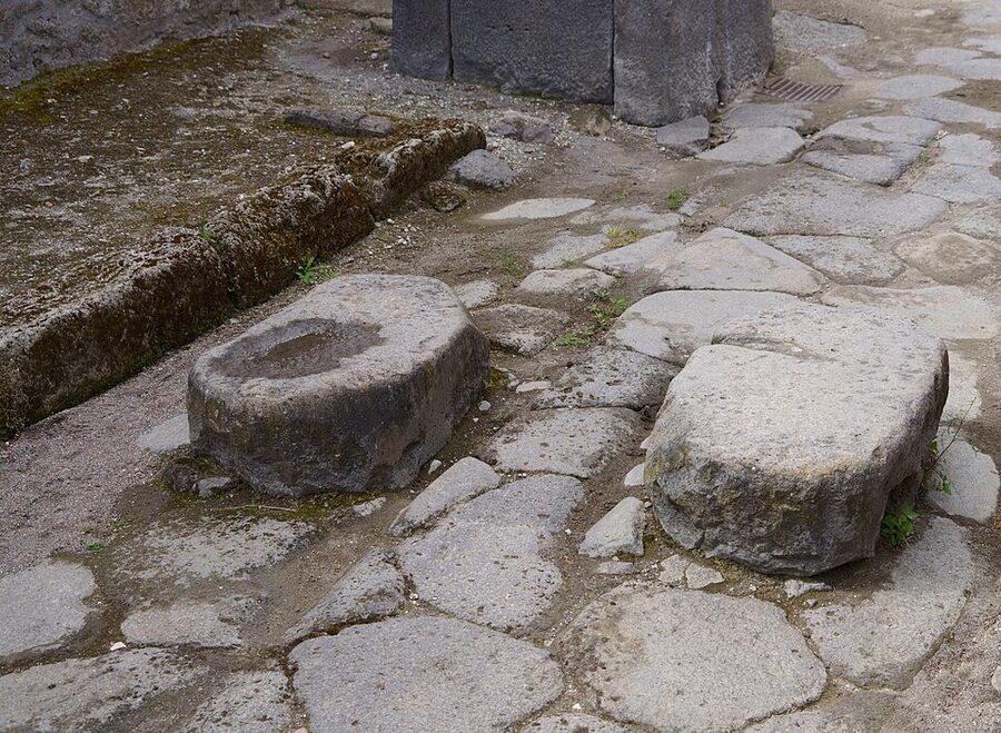 Polygonal paving stones on Via di Castricio in Pompeii