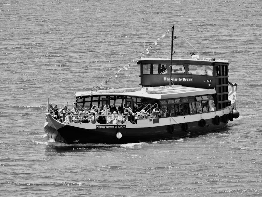 Tourist boat with passengers on the Douro River