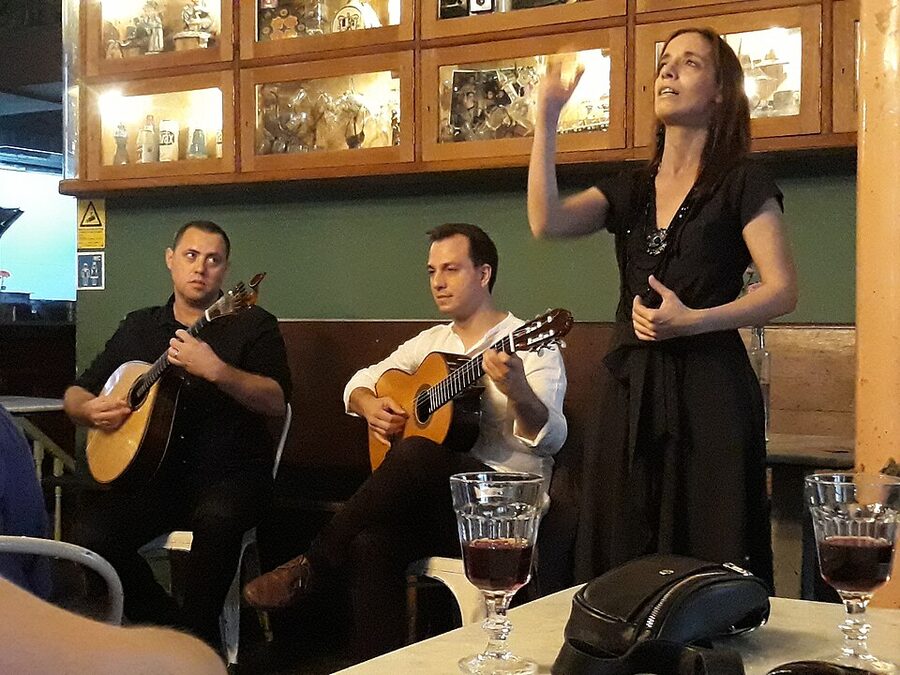 Ideal Clube de Fado Porto fado venue interior