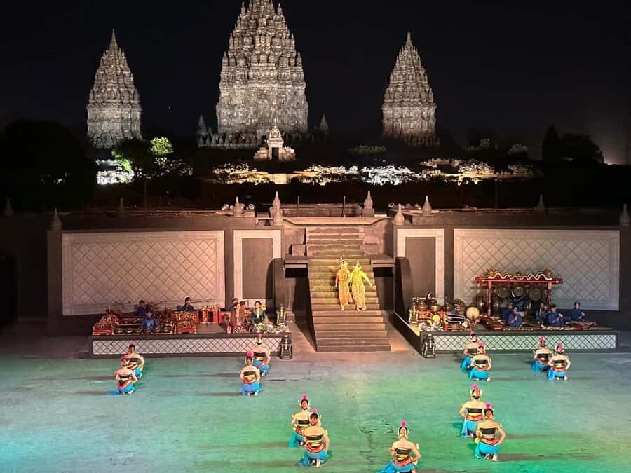 Prambanan : Watching Ramayana Ballet Performance With Dinner - What Makes This Tour Special