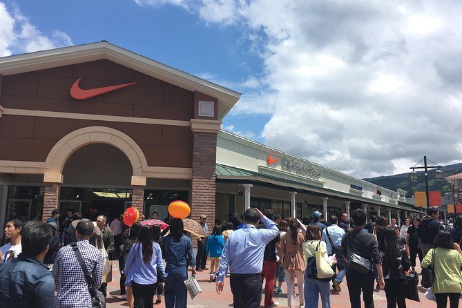 Private Car Mt Fuji and Gotemba Outlet in One Day from Tokyo - What Sets This Tour Apart?