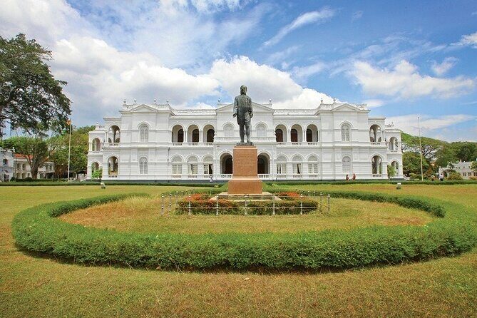 Private City Tour of Colombo - FAQs