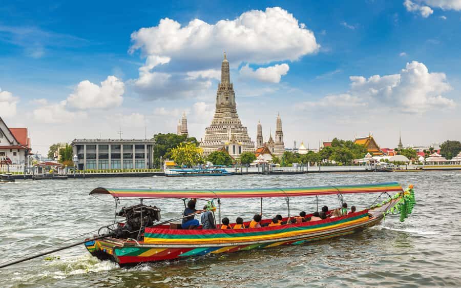Private Long-tail boat canals tours in Bangkok-artists House - Exploring the Itinerary