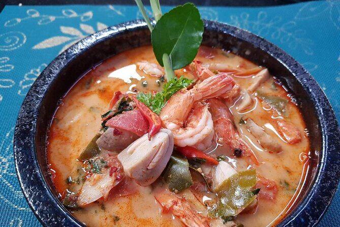 Private Thai Cooking Class in Sukhumvit - How Does the Tours Structure Enhance the Experience?