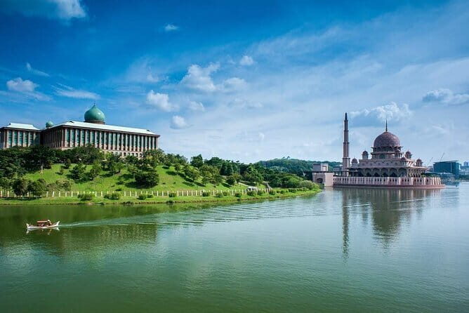 Putrajaya Open Air Tour from Kuala Lumpur with Sight SeeingCruise - Who Is This Tour Best For?