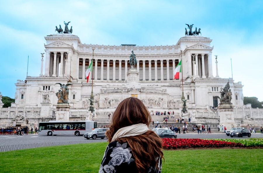 Il Vittoriano monument and Piazza Venezia