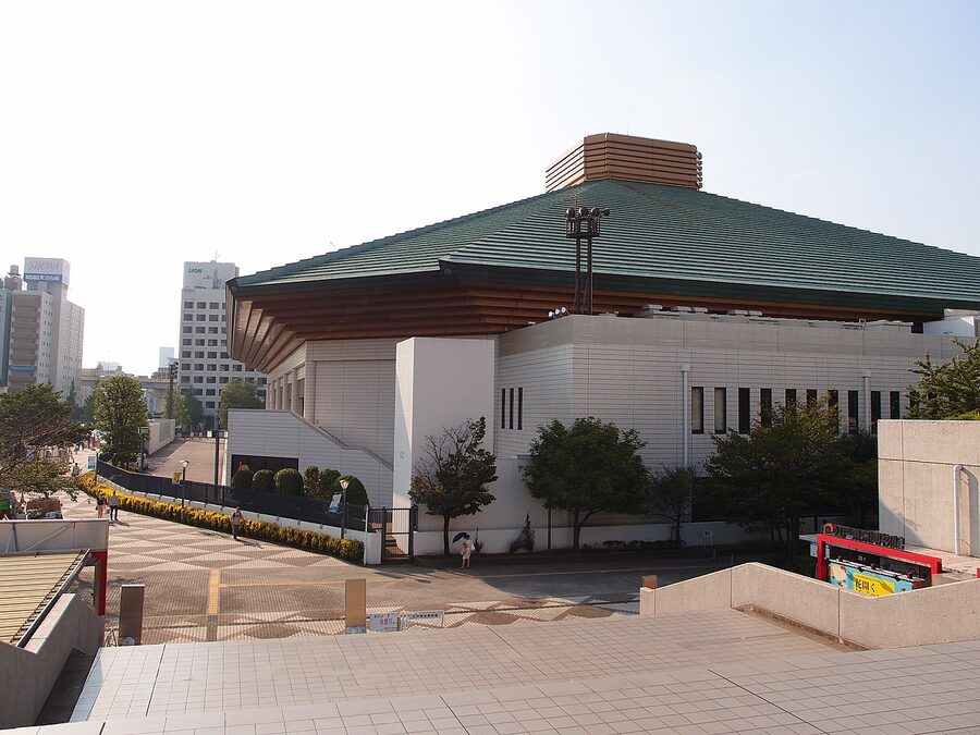 Ryogoku Kokugikan interior during tournament