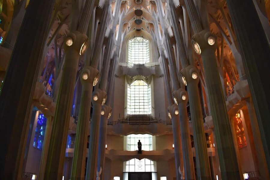 Sagrada Familia interior tree-like white columns Barcelona