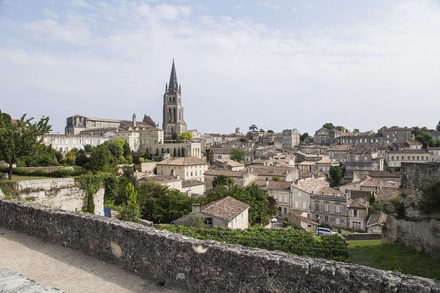 Saint-Emilion medieval village with chateau and ruined arch