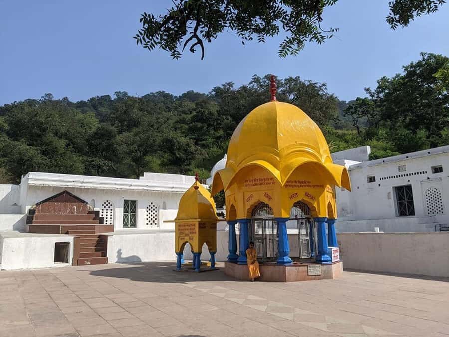 Same-Day Chitrakoot Tour: Temples, Caves & Waterfalls - Practical Details