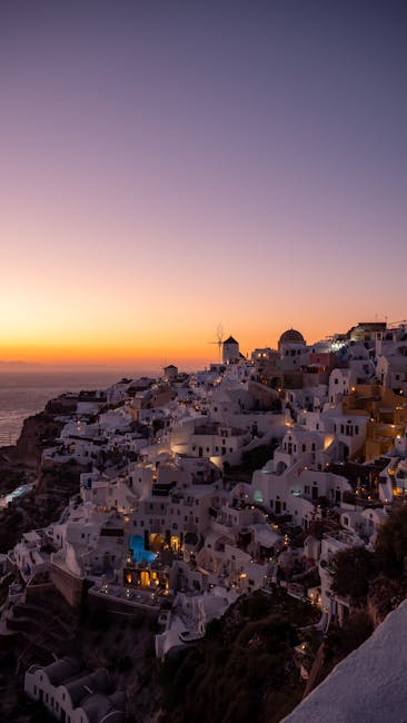 Oia Santorini sunset whitewashed buildings