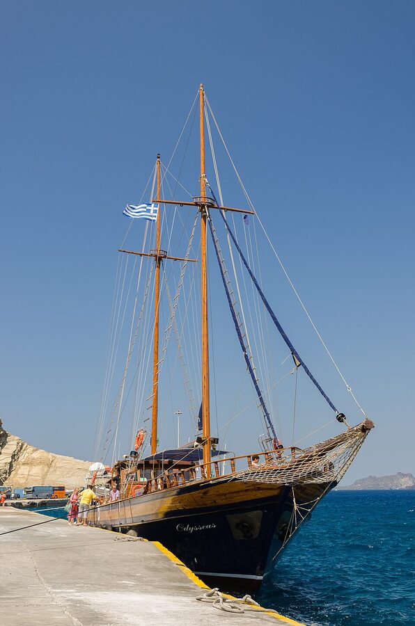 Excursion boat Athinios port Santorini