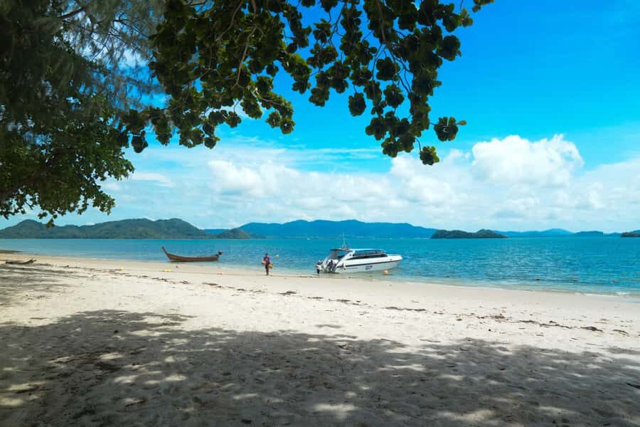 Sarasin Pier: Iconic James Bond Experience by Speedboat - Who Is This Tour Best For?  