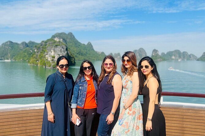 Scarlet Pearl Cruise 5 Star Yacht in Lan Ha Bay (2D1N) - Day 2: Sunrise, Tai Chi, and More Discoveries