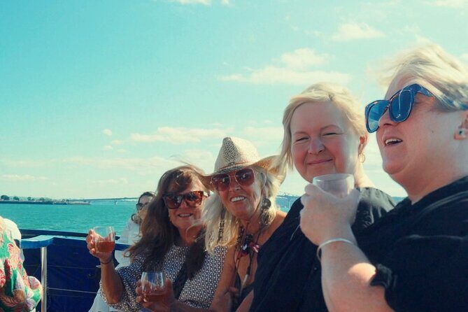 Scenic Harbour Cruise in Auckland - A Well-Balanced, Authentic Experience