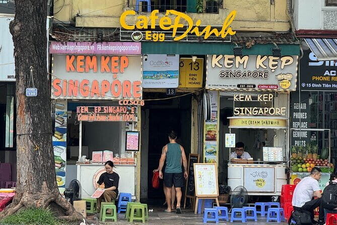 Self-Guided Walking Tour of Hanois Hoàn Kim Lake - A Thorough Look at What This Tour Offers