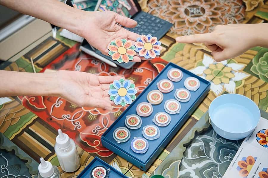 Seoul: Bukchon Pedicab Tour & Dancheong Experience - The Dancheong Workshop: Uncovering Korea’s Artistic Heritage