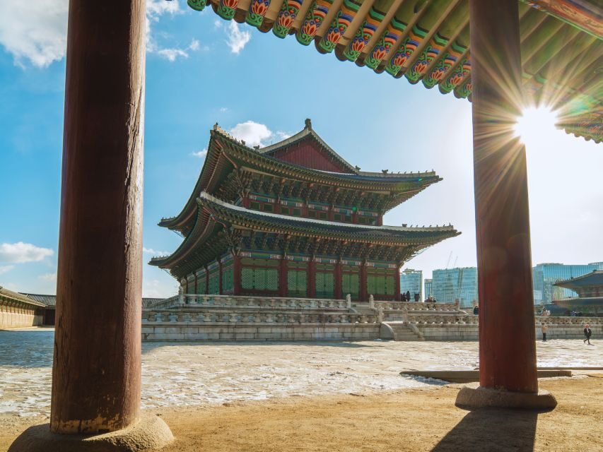 Seoul: Gyeongbok-gung Walking tour with coin lunchbox - Practical Considerations