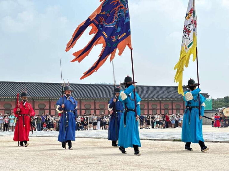 Seoul: Gyeongbok Palace, N Seoul Tower (with Cable Car) - What Makes This Tour Stand Out?