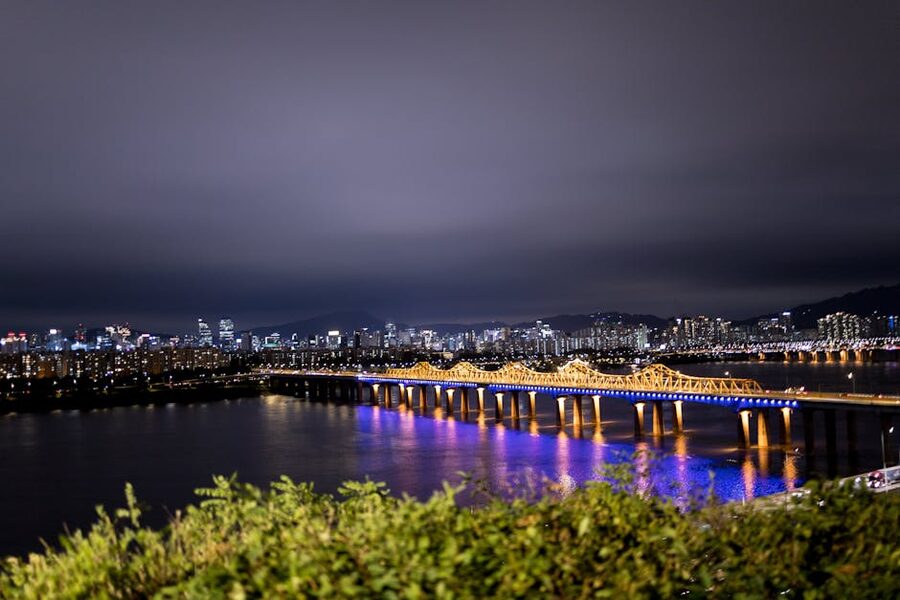 Dongho Bridge over Han River Seoul at night