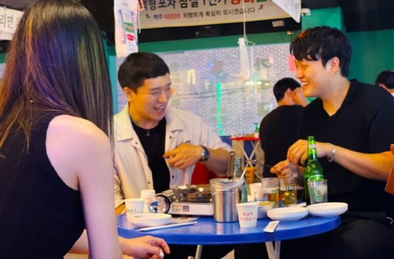 Seoul: Jamsil Baseball Stadium Game Ticket with Dinner&Beer - The Guides — Making the Experience Special