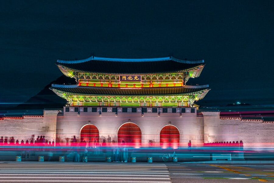 Gyeongbokgung Palace gate at night in Seoul