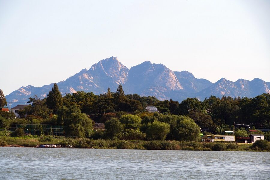 Han River with Bukhansan mountain Seoul