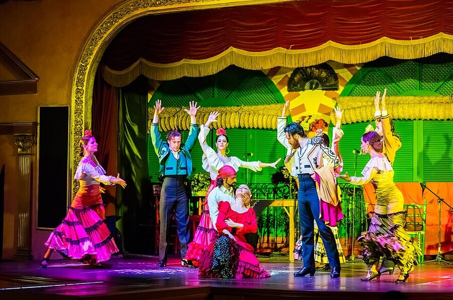 Flamenco couple dancing together at Sevilla tablao