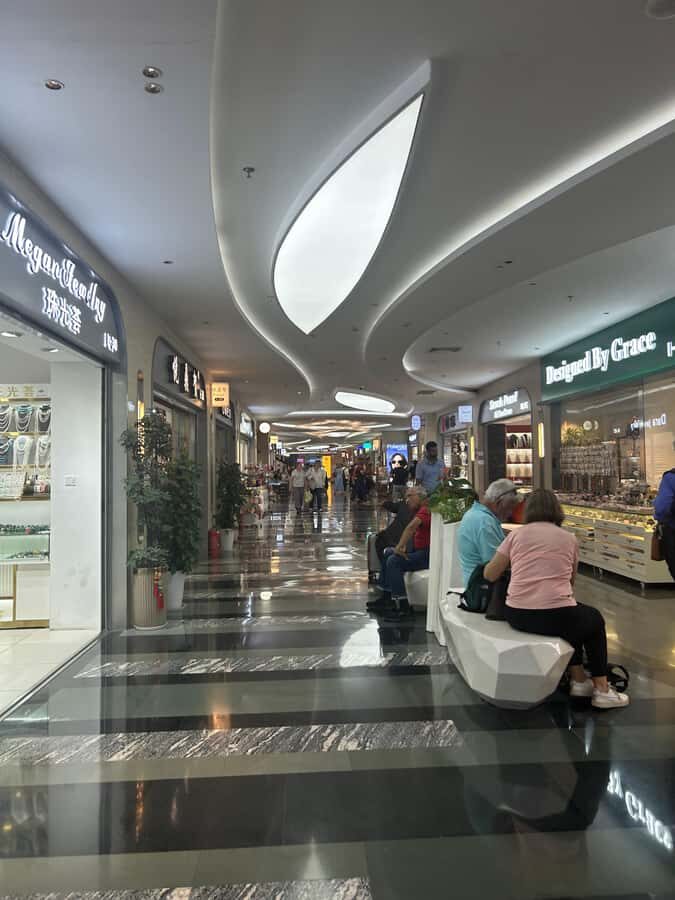 Shanghai: Fake Market, Bund, and Fabric Market Tour - The South Bund Fabric Market: Custom Tailoring and Craftsmanship