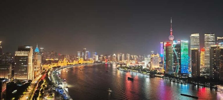 Shanghai Night Tour: Old Town, Local Dinner & Rooftop Bar - Savoring Authentic Local Dinner
