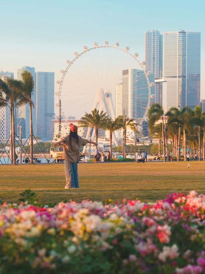 Shenzhen: Qianhai Bay to Happy Harbor Nature Walking Tour - Exploring Shenzhen’s Vibrant Parks and Water Views