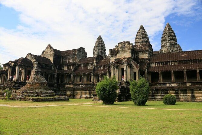 Siem Reap Full Day Angkor Wat with Apsara Dance Dinner - The Full Experience: What You Can Expect