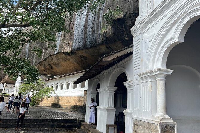 Sigiriya Fortress & Dambulla Day Tour From Colombo, Bentota Area - Savoring Local Flavors: Lake View Village & Sigiriya Village Tour