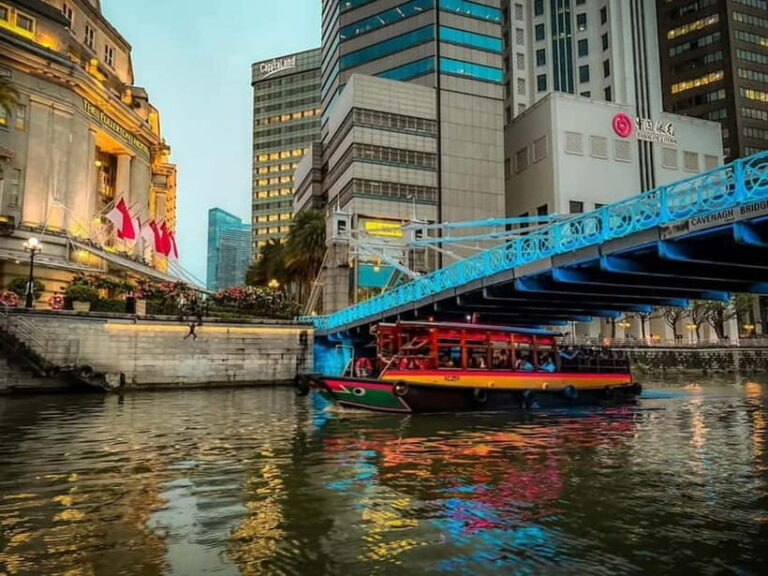 Singapore River Cruise and 2 Must-see Water Light Shows - Why You Should Consider This Tour