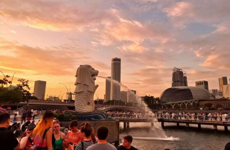 Singapore: Sunset City Tour by Kick Scooter - Detailed Breakdown of the Itinerary