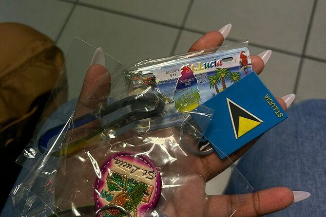 St. Lucia UVF Airport Transfers - Roundtrip with Free Souvenirs - FAQs