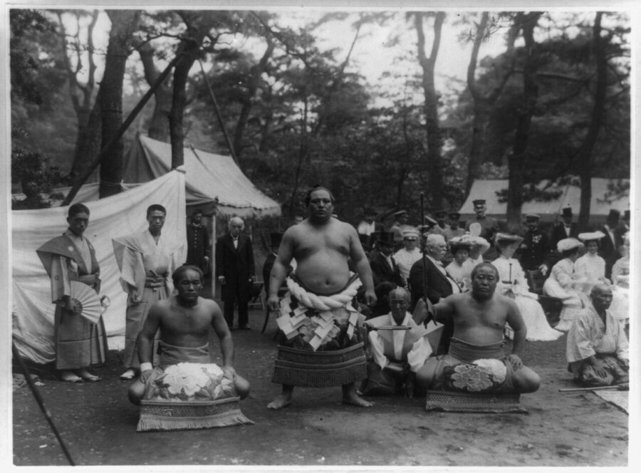 Yokozuna Hitachiyama dohyo-iri ceremony 1905