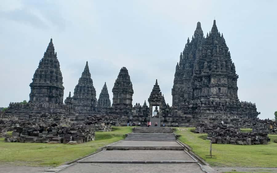 Sunset at Prambanan & Including Ticket Ramayana Ballet Show - Who is This Tour For?
