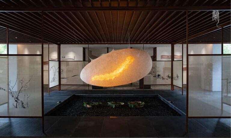 Suzhou: Lingering Garden & Zhouzhuang Water Town Day Tour - The Itinerary: A Detailed Look