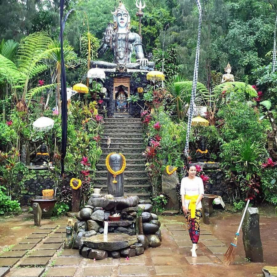 Tabanan: Pura Siwa Melukat Cleansing Ritual - The Setting of Pura Siwa — More Than Just a Temple