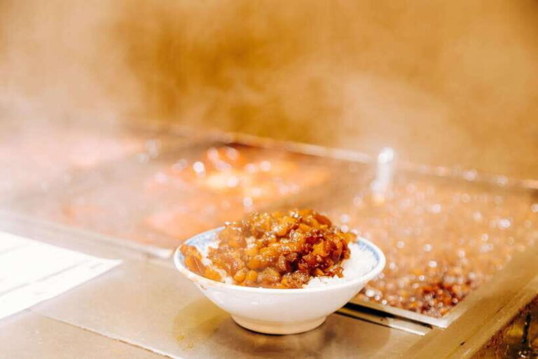 Taipei: Food Tours w/ Top 10 Taiwan Food (Breakfast/Dinner) - Exploring the Morning Food Tour: Golden Lane & Bubble Tea 101