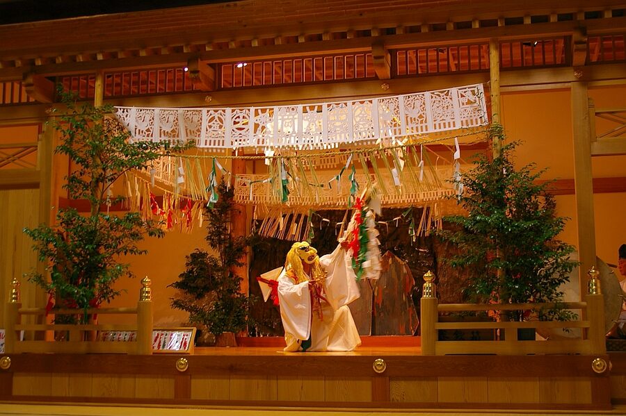 Takachiho Yokagura dance performance