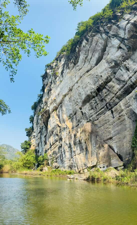 Tam Coc: Museum Visit & 40-Year-Old Dundj Farm Experience - A Detailed Look at the Experience