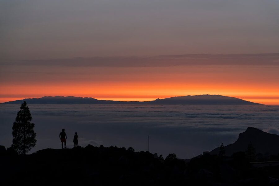 Silhouettes above the cloud blanket on Tenerife