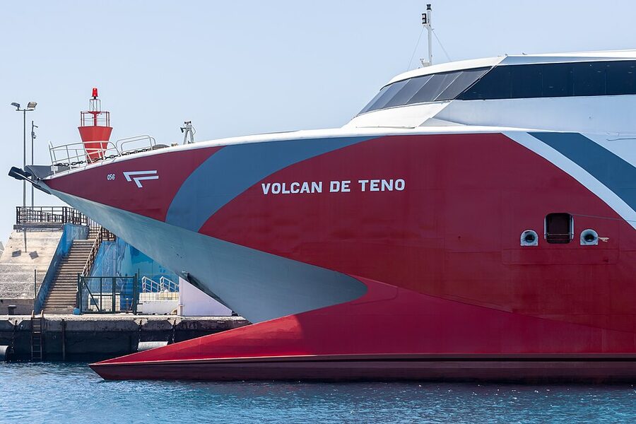 Volcan de Teno boat at Puerto de Los Cristianos